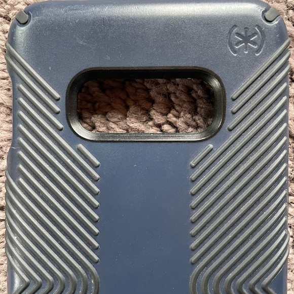 Samsung s10e Speck case - Picture 7 of 8